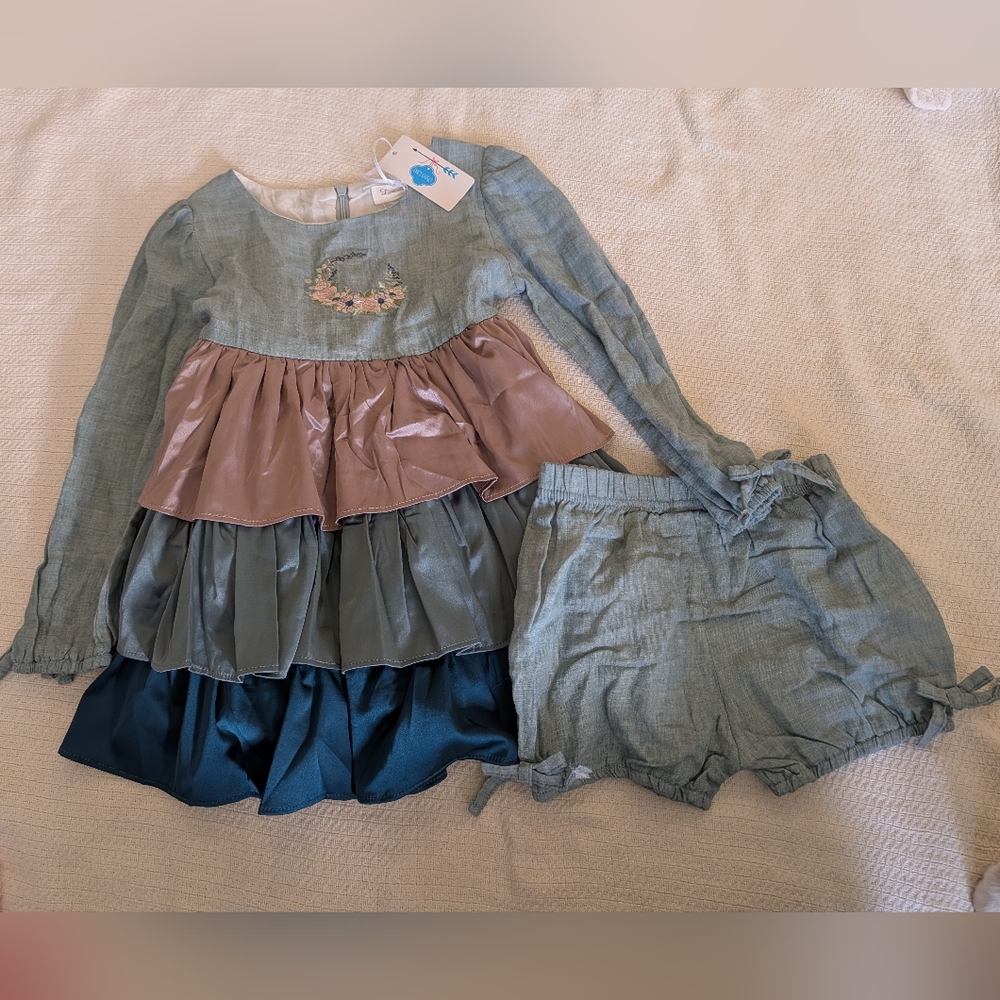 Evies Closet Crescent Rose Tunic Set